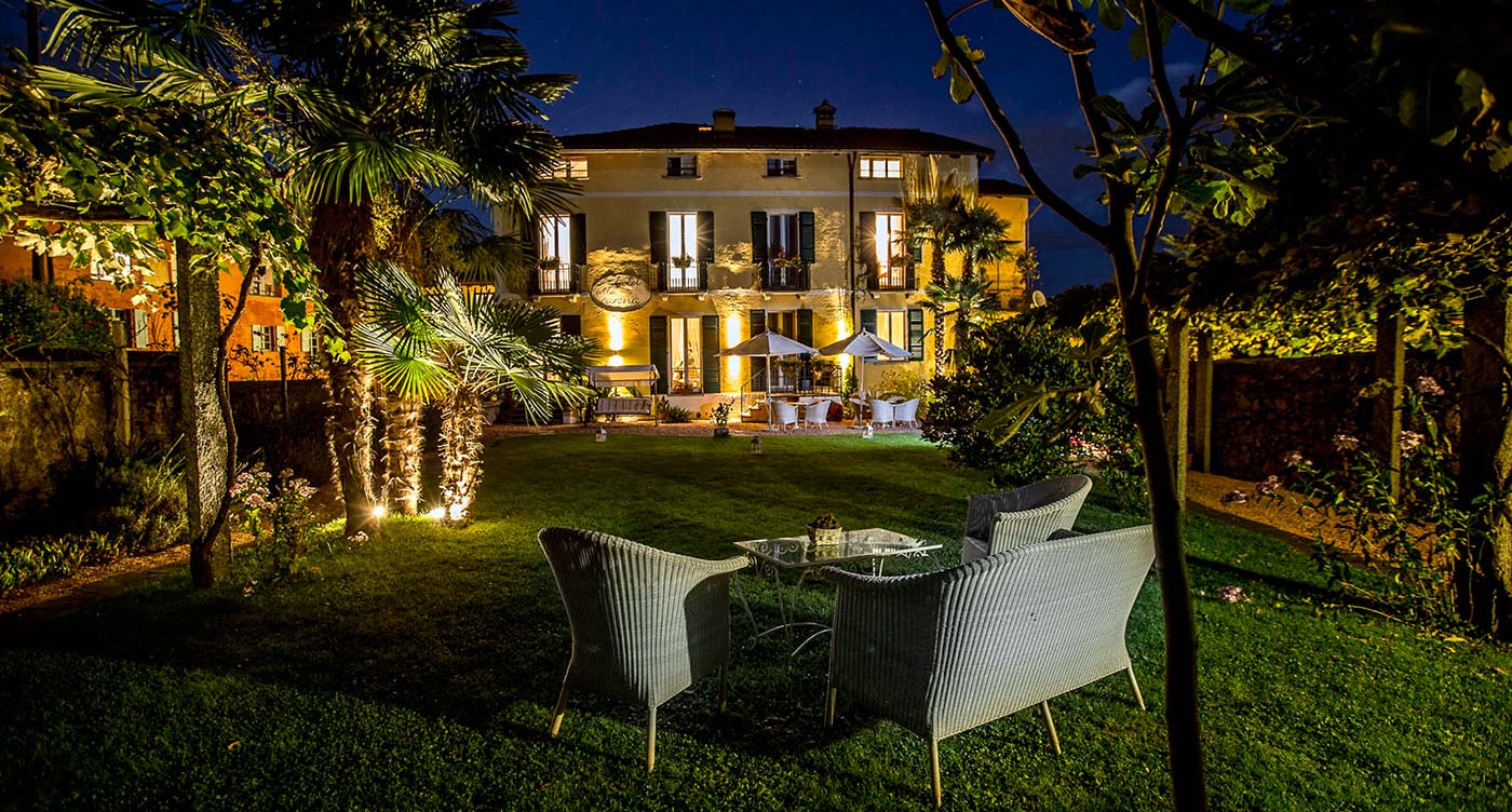 Hotel Villa Carona by Night
